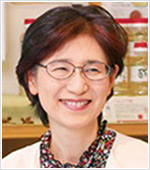 河内千恵 氏